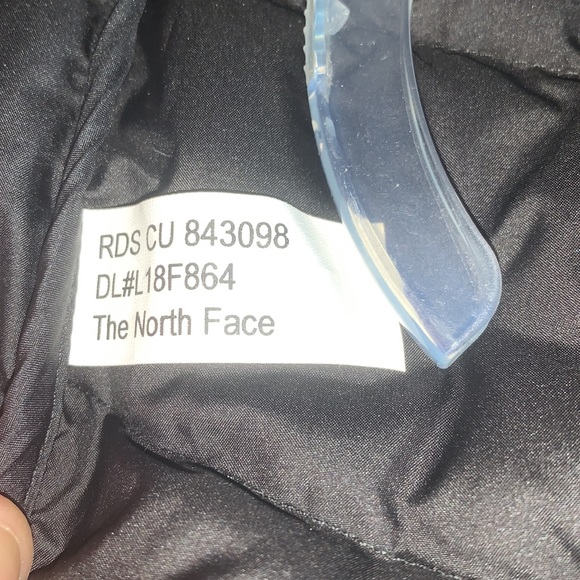 SOLD! The North Face Women’s Aconcagua Jacket BNWT Size Medium Color TNF Black - Picture 9 of 13